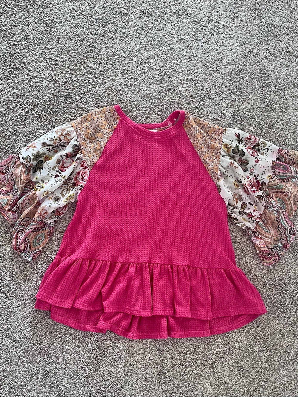 Umgee Coral  Ruffle-Hem Mixed Print Puff Sleeve Top